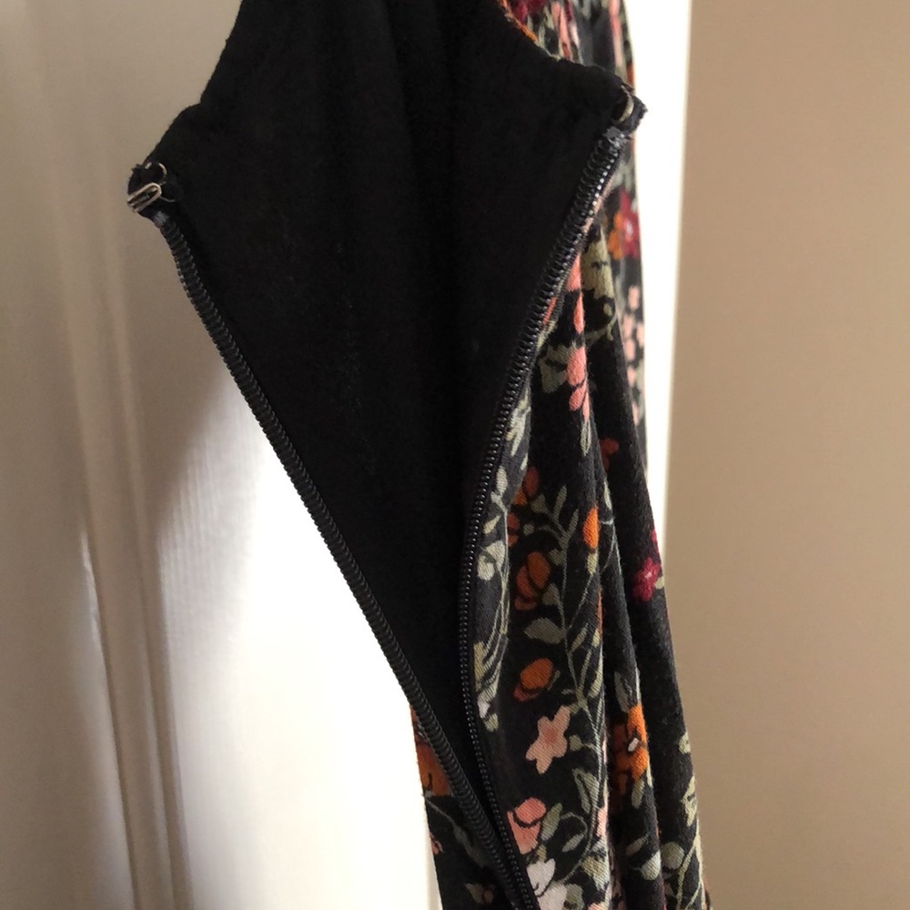 Abercrombie & Fitch Black Floral Asymmetrical Slip Dress - Picture 4 of 7